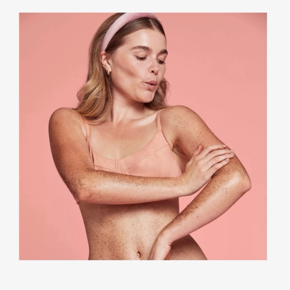 Frank 💜 Body Pink Coffee Scrub - Picture 3 of 3